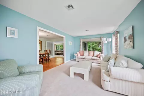 8 Rushmore Dr, Brick, NJ 08724 photo 6