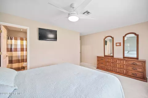 8 Rushmore Dr, Brick, NJ 08724 photo 24