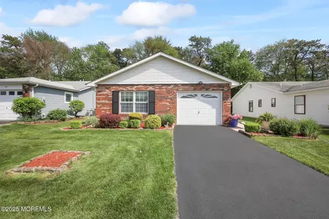 8 Rushmore Dr, Brick, NJ 08724