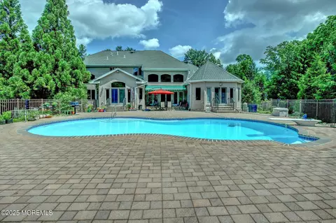 7 Mccampbell Rd, Holmdel, NJ 07733