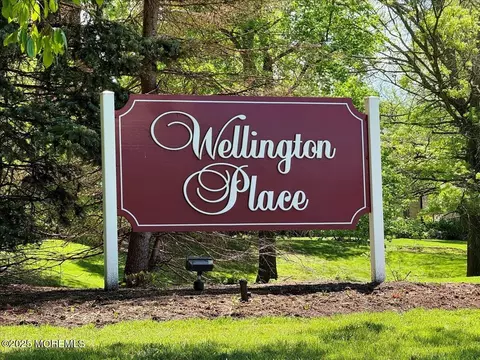 512 Wellington Pl, Matawan, NJ 07747