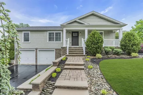 310 Wyckoff Rd, Eatontown, NJ 07724