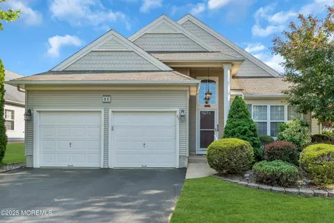 21 Medici Dr, Manchester, NJ 08759