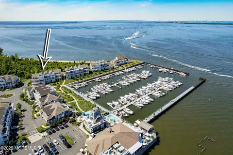 19 Lighthouse Pt Rd #504, Highlands, NJ 07732