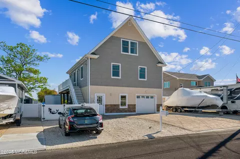 107 E Thames Rd, Little Egg Harbor, NJ 08087