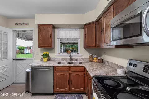 2 Jackson Ct # A, Whiting, NJ 08759 photo 17