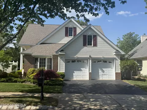 59 Londonberry Dr, Holmdel, NJ 07733