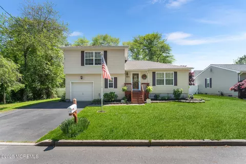 2015 Red Cedar St, Toms River, NJ 08753