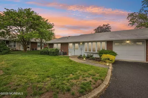 1164 Argyll Cir # B, Lakewood, NJ 08701