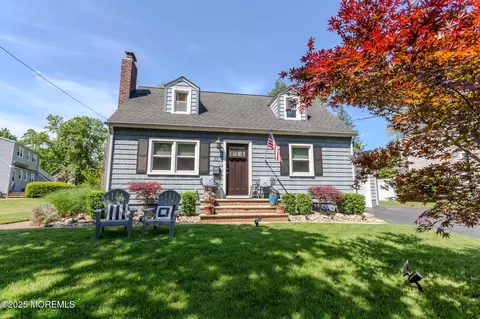 15 Sickles Pl, Shrewsbury, NJ 07702