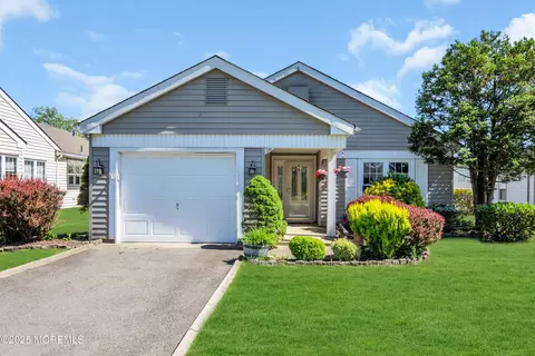 51 Elmswell Ave, Manchester, NJ 08759