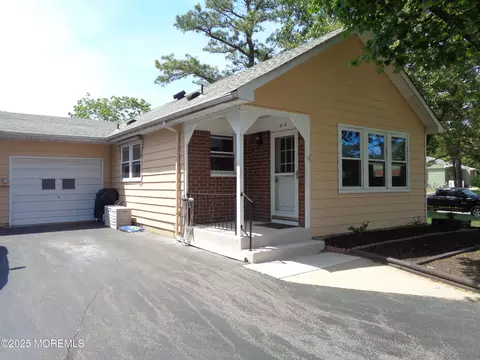 10 A Molly Pitcher Blvd, Whiting, NJ 08759
