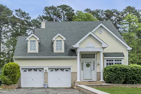 303 Diamond Rd, Jackson, NJ 08527