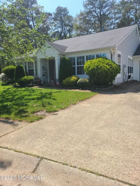 1207 Thornbury Ln # A, Manchester, NJ 08759
