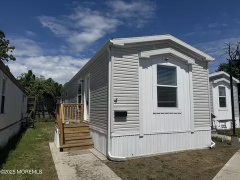 4 Avenue D, Keansburg, NJ 07734