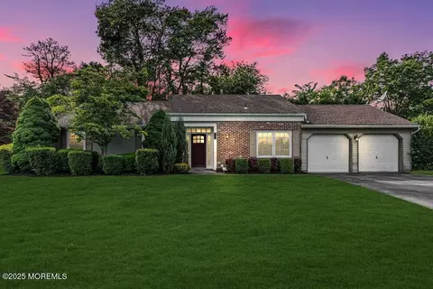 2 Drury Ct, Brick, NJ 08724