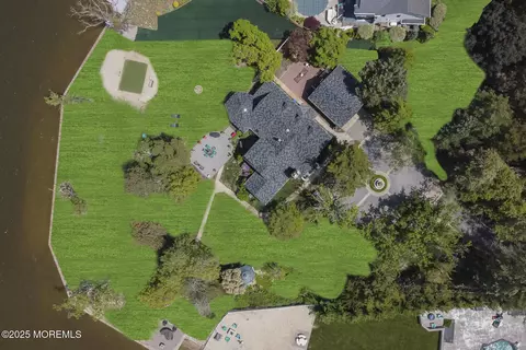 224 Kettle Creek Rd, Toms River, NJ 08753