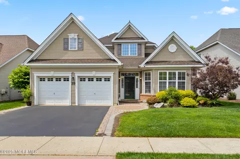 29 Monte Carlo Dr, Hamilton, NJ 08691