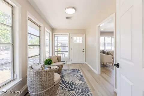 46 Falmouth St, Toms River, NJ 08757