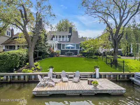 7 Sunset Dr, Asbury Park, NJ 07712