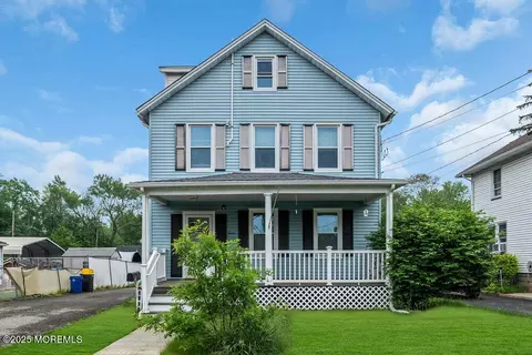 12 Dey St, Englishtown, NJ 07726