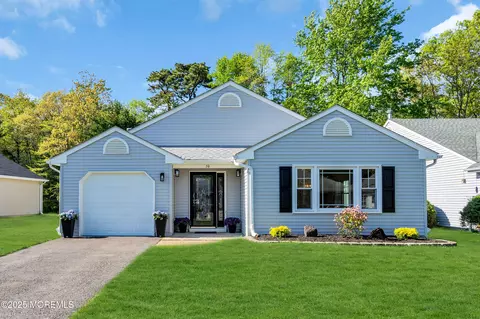 20 Deer Run Ln, Brick, NJ 08723