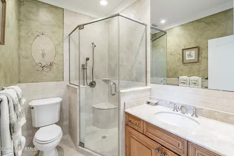 Bath - 764 Reed Rd, Jackson, NJ 08527 photo 2 of 5
