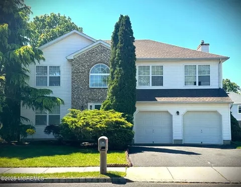 14 Diamond Ln, Howell, NJ 07731