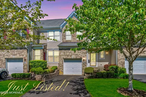 59 Inwood Dr, Manalapan, NJ 07726