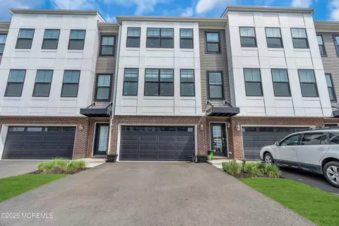 19 Kelly Way, Tinton Falls, NJ 07724