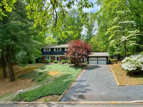 11 Galewood Dr, Holmdel, NJ 07733