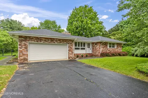 205 Edgemere Dr, Toms River, NJ 08755