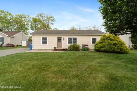 123 Nautilus Dr, Manahawkin, NJ 08050