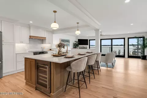 130 Bodman Pl #13, Red Bank, NJ 07701