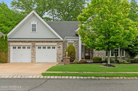 42 Dunberry Dr, Freehold, NJ 07728