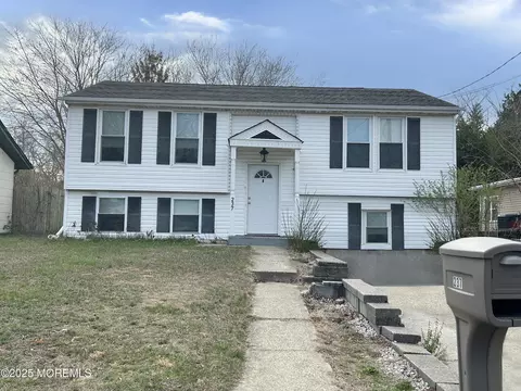 237 Falcon Dr, Little Egg Harbor, NJ 08087