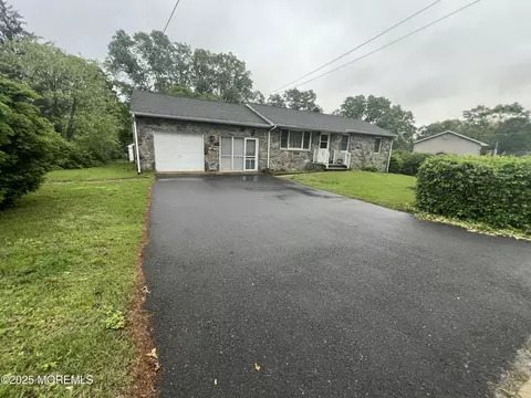 327 Aldrich Rd, Howell, NJ 07731