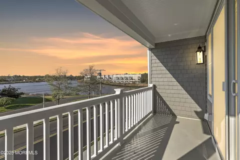 10 Bridgewaters Dr #2, Oceanport, NJ 07757