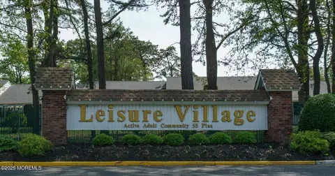 30 Cambridge Ct # F, Lakewood, NJ 08701