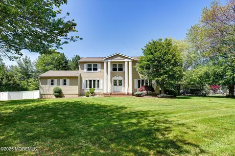 58 Rockwell Cir, Marlboro, NJ 07746