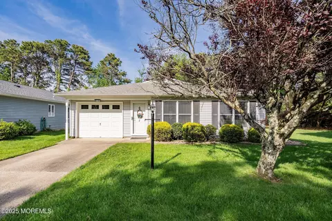 2 Ashford Dr, Brick, NJ 08723