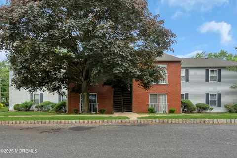 707 Zlotkin Cir #7, Freehold, NJ 07728