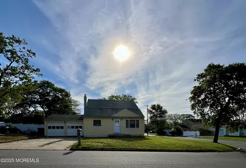 337 Evergreen Dr, Brick, NJ 08723