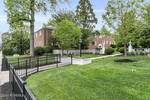 283 Spring St #3C, Red Bank, NJ 07701