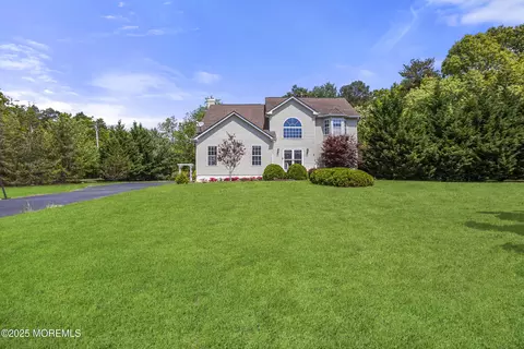 2 Kindling Way, Jackson, NJ 08527