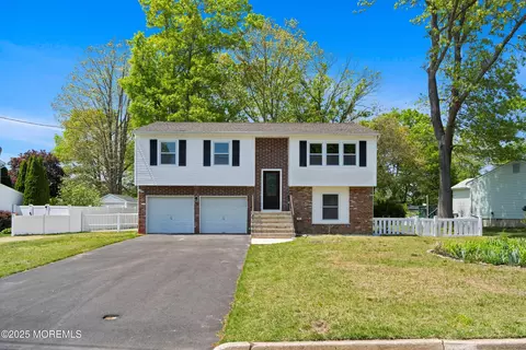 70 Mallard Rd, Bayville, NJ 08721