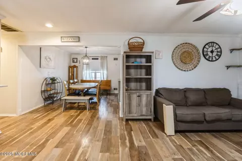 2110 Dolly Rd, Toms River, NJ 08753