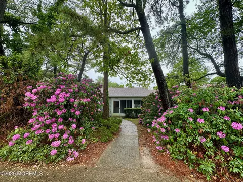 727 Wooton Ct # A, Manchester, NJ 08759