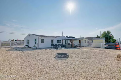 2 W Thames Rd, Little Egg Harbor, NJ 08087