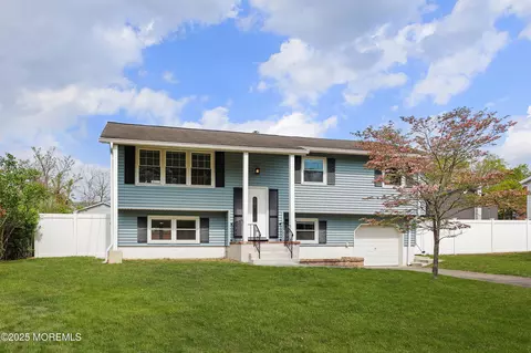 45 Cory Dr, Toms River, NJ 08755